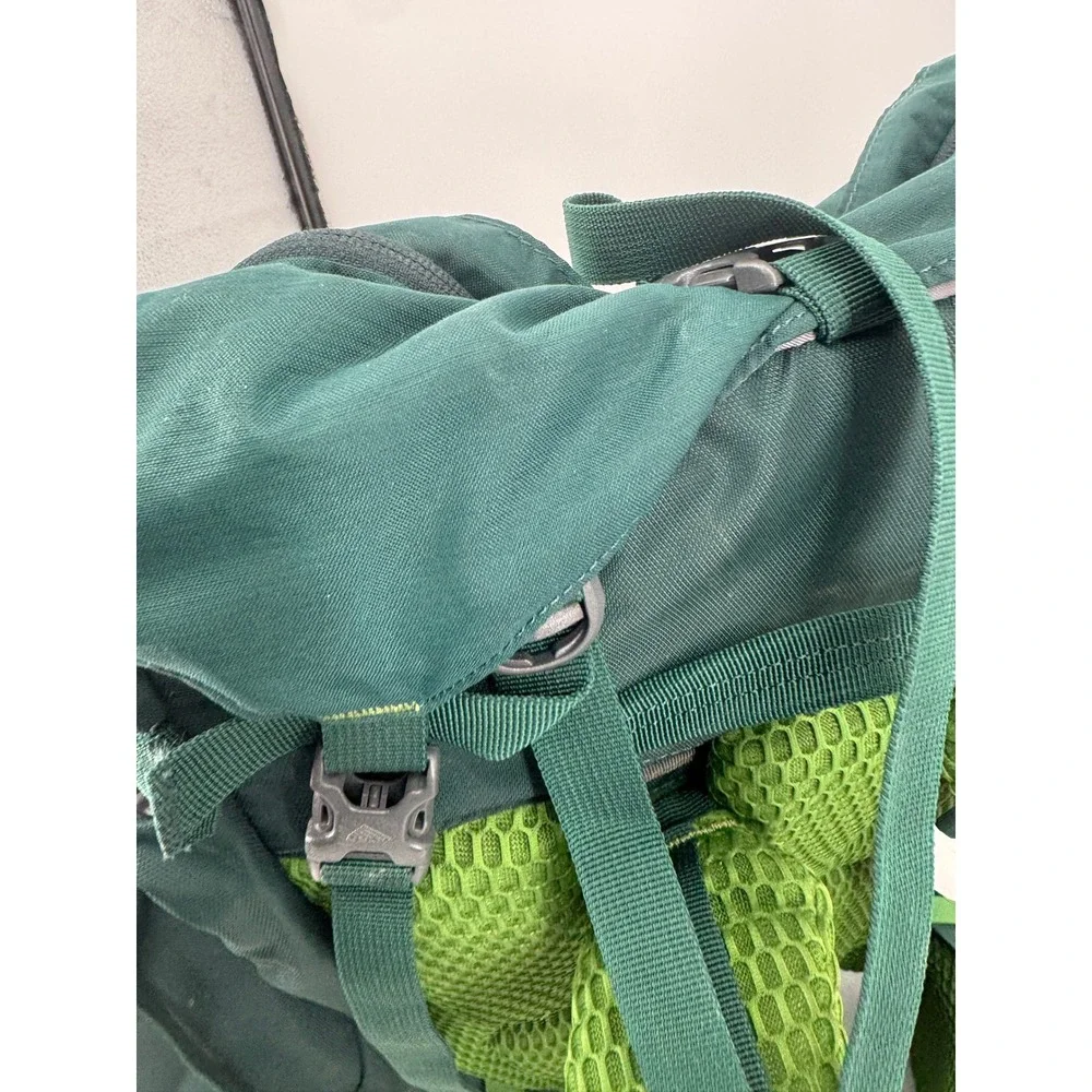 Kelty Coyote 80 Liter Hiking Bag Backpack Rucksack green.Internal Frame Outdoor